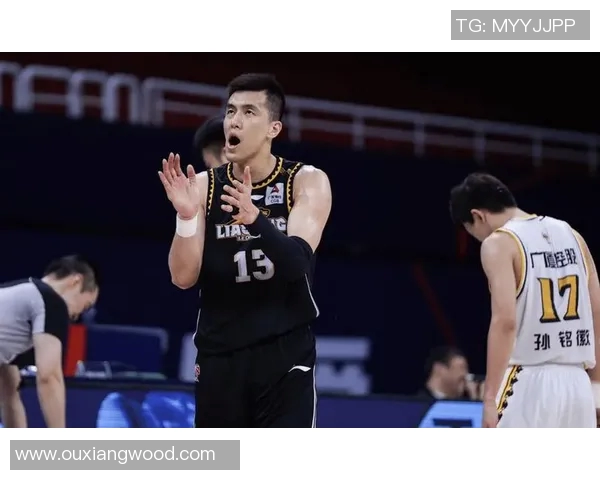 辽宁实现四连冠!CBA总决赛2024夺冠,球迷狂欢街头庆祝